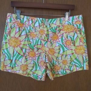 Lilly Pulitzer "White Daffies" shorts